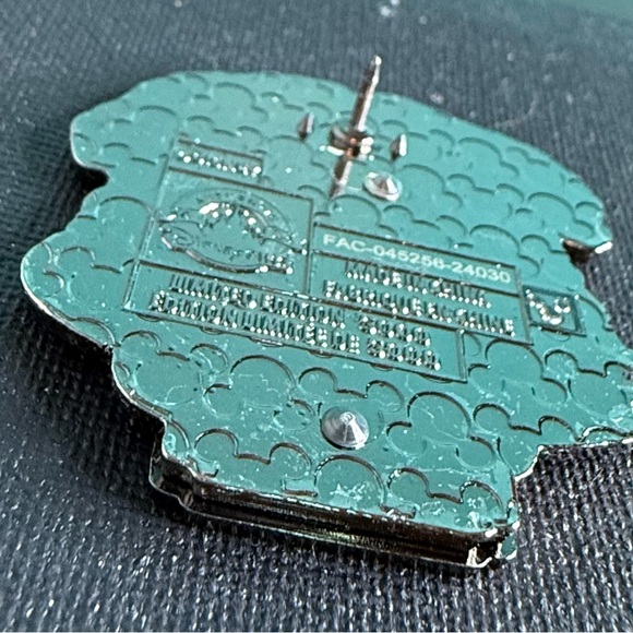 Disney LE 5000 Tiana’s Bayou Adventure Opening Day Pin 2024 - Picture 5 of 5